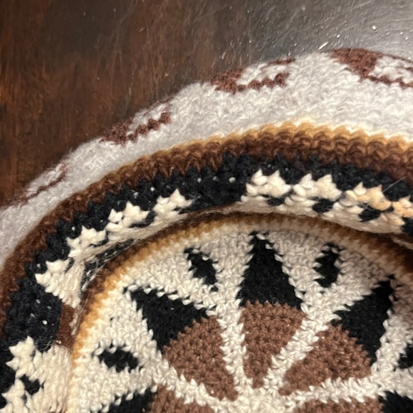 Alpaca Pattern Knit Hat - Picture 13 of 14